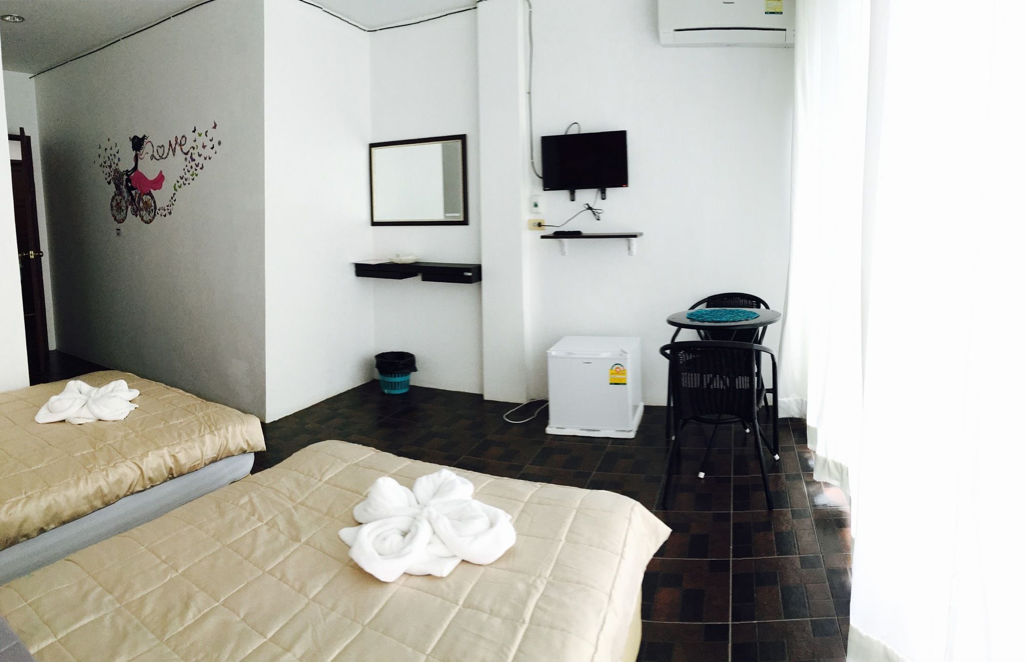 Lanta Friendly House Hotel Koh Lanta Exterior photo